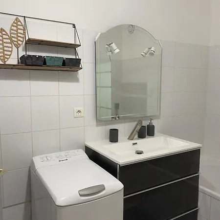 アパート Parking Prive Gratuit, Balcon, 2 *