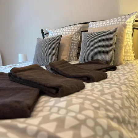 Parking Prive Gratuit, Balcon, 2 アパート *