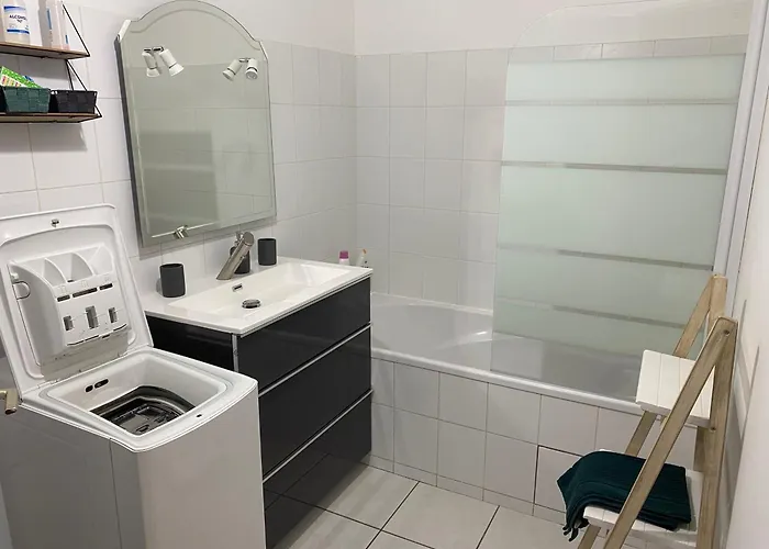 Parking Prive Gratuit, Balcon, 2